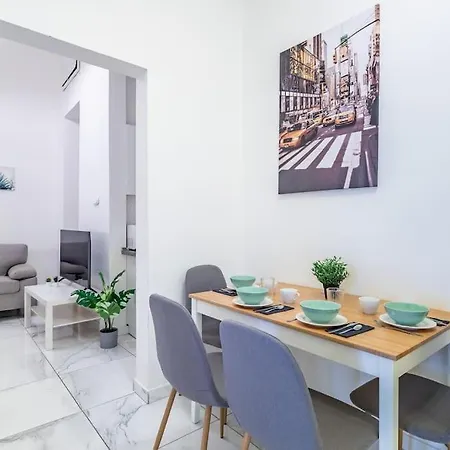 Cityscape Budget Revay Budapest